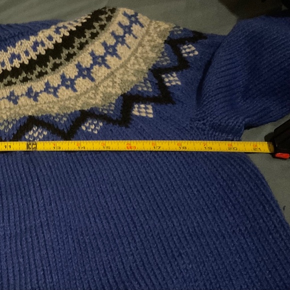 HANDKNIT SWEATER NEW NO TAGS sizing in pictures - Picture 3 of 5